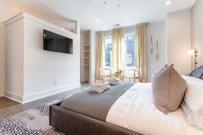 8 bedrooms, iron/ironing board, WiFi, bed sheets