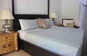 1 bedroom, in-room safe, iron/ironing board, free WiFi - Cozy Island Studio - 5 Min Drive to Grace Bay (Leeward Palms)