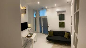 Comfort Townhome, Ground Floor 2