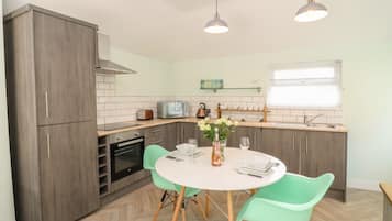 Fridge, dishwasher, electric kettle, toaster