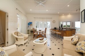 Villa | Living area