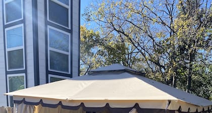 Plush Two-Story near TCU, Downtown Ft. Worth Entertainment, Restaurants