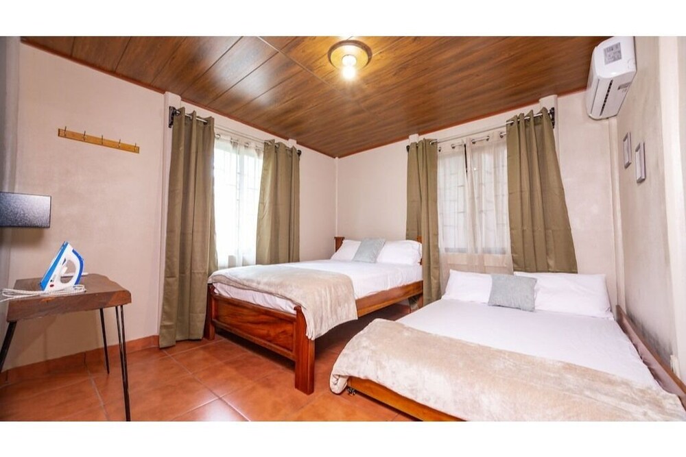 Country house near the Arenal Volcano! La Fortuna Vrbo