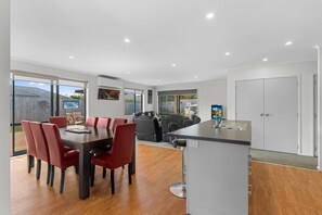 Interior - Summertime Bliss - Mangawhai Heads Holiday Home (Mangawhai Heads)