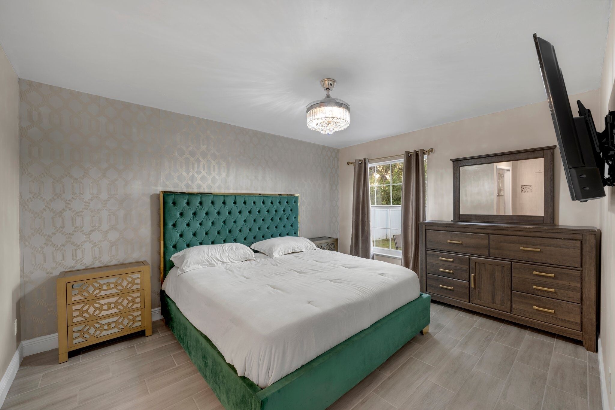 3 chambres, fer et planche à repasser, Wi-Fi gratuit, draps fournis