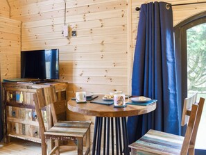 Dining - 1 bedroom accommodation in Camelford (Camelford)
