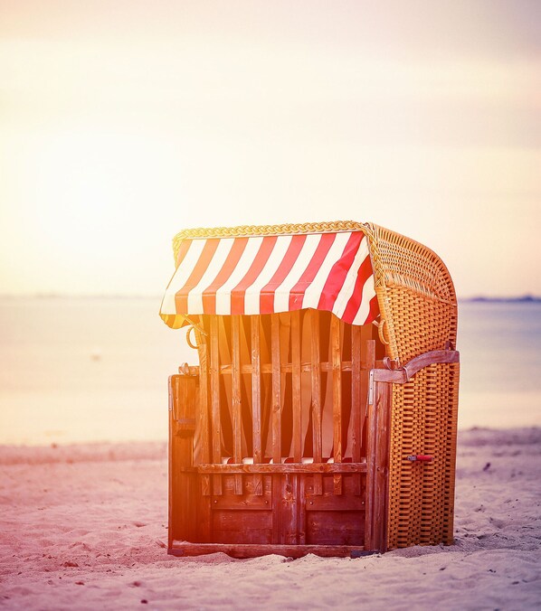 Beach nearby - Ferienwohnung Strandperle - Ostsee- und Strandnah, Duschbad, Modern, Terrasse (Gelting)