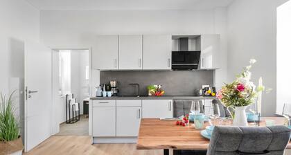 Beach shell - ground floor, terrace, garden furniture, barbecue, parking space, shower room, TV