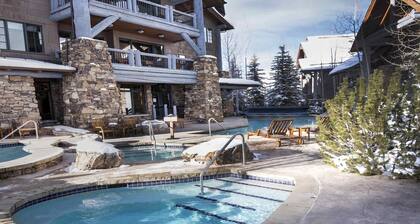 Luxury Ski-in/out Bachelor Gulch Home with Hot Tub & Heated Pool
