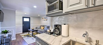 Bay Shore Vacation Rental ~ 7 Mi to the Beach