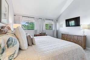 2 Schlafzimmer, Schreibtisch, Bügeleisen/Bügelbrett, Internetzugang
