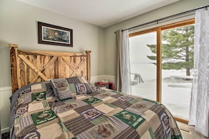 5 bedrooms, iron/ironing board, travel cot, WiFi - Waterfront Gull Lake w/ Dock: Family Friendly! (Nisswa)