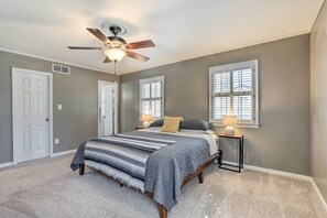 3 bedrooms, iron/ironing board, internet, bed sheets