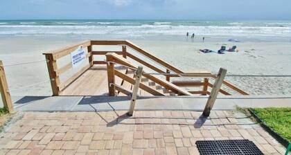 Ideal Beachside Getaway for Couples! Located along NSB's Non-Driving Shore.