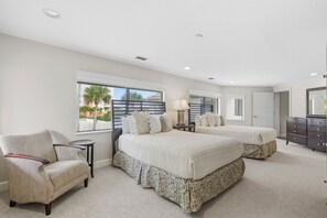 3 makuuhuonetta, työpöytä, silitysrauta/-lauta, ilmainen Wi-Fi