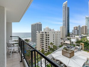 Property grounds - Amazing suite with beach views at prime location (Surfers Paradise)