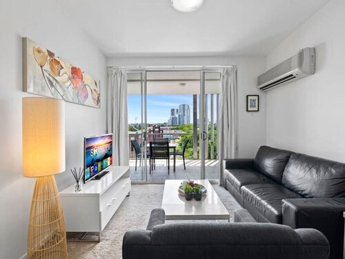 Artsy Destination! Compact & Cosy 2 BR Apart @ Val