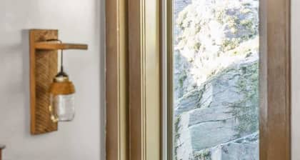 Minutes to Downtown Harpers Ferry, Hot Tub