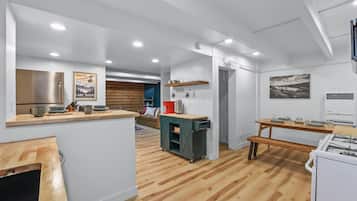 Cabin | Private kitchen | Coffee/tea maker