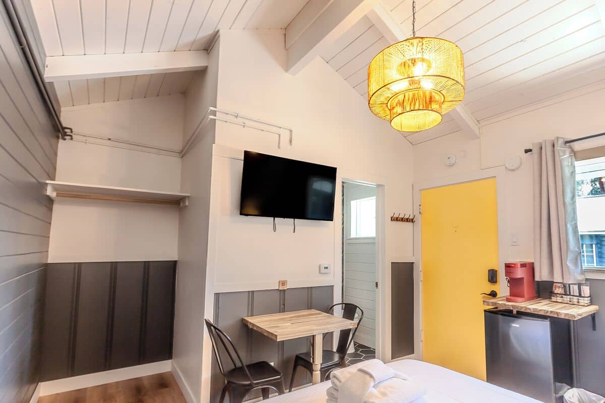 1 Schlafzimmer, laptopgeeigneter Arbeitsplatz, Verdunkelungsvorhänge