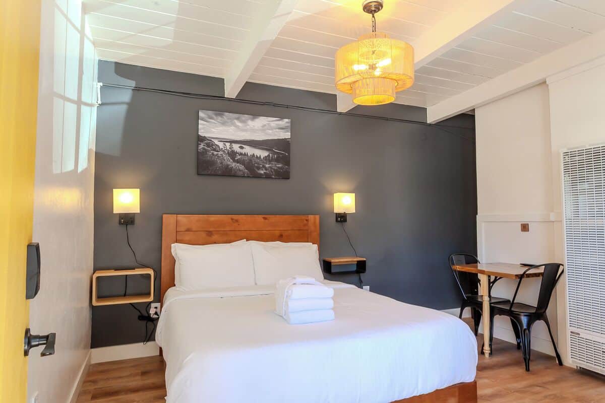 Laptop workspace, blackout curtains, iron/ironing board, free WiFi