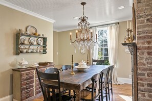 Dining - Ultimate Luxury in Leipers Fork (Franklin)