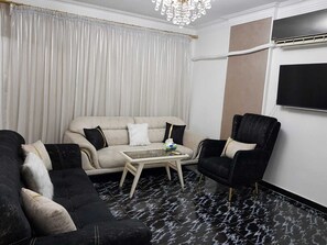 TV - Unique Apartment in Sheraton Heliopolis Al Matar (Cairo)