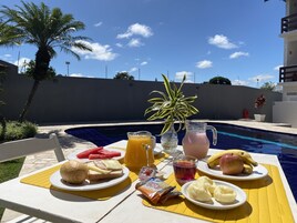Desayuno completo incluido todos los días 