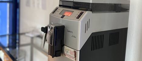 Kaffe og/eller kaffemaskin
