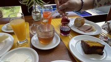 Desayuno completo incluido todos los días