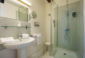 Bathroom - Hotel Val De Loire (Azay-le-Rideau)