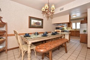 Dining - Seven Springs 3 Bedroom Standard Townhouse by RedAwning (Champion)