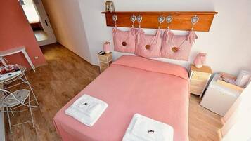 1 camera, accesso a Internet, lenzuola