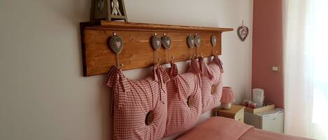 1 sovrum, internet och sängkläder