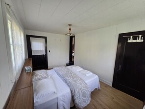 5 habitaciones, escritorio, tabla de planchar con plancha y wifi gratis