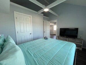 7 chambres, fer et planche à repasser, Wi-Fi, draps fournis