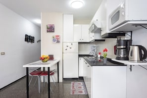 Microwave, stovetop, coffee/tea maker, high chair - Home2Book Candemar Ocean View (Tenerife)