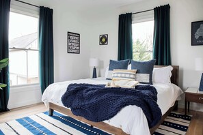 2 habitaciones, escritorio, tabla de planchar con plancha y wifi 