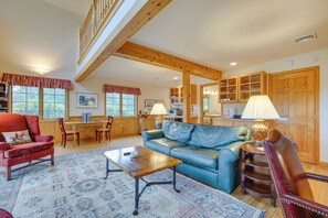 TV - Vacation Rental Home in the Berkshires! (Williamstown)