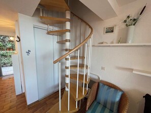 Interior - Duplex in Pramousquier - sea view (Le Lavandou)