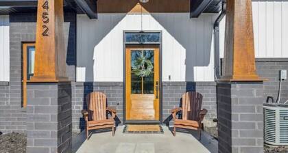 Smoky Mountain Retreat/New/Game Room/Entire Place