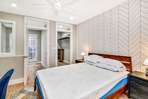 8 bedrooms, desk, iron/ironing board, WiFi