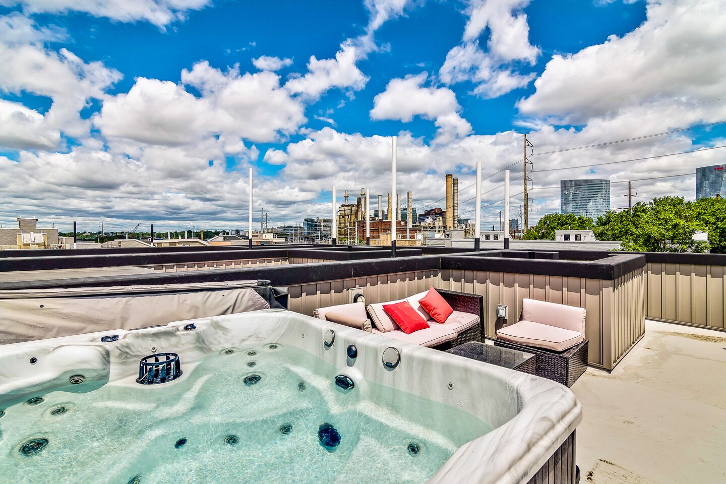 Tina de hidromasaje al aire libre