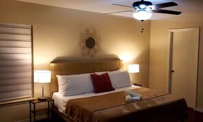 3 bedrooms, desk, iron/ironing board, travel crib