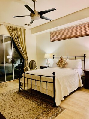 1 室のベッドルーム、WiFi (無料)、ベッドシーツ