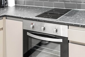 Cookware/dishes/utensils