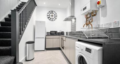 Comfortable Apartment * Netflix & Wifi *