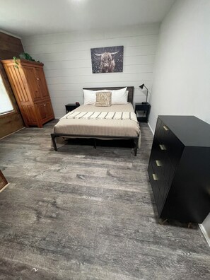 2 bedrooms, WiFi, bed sheets