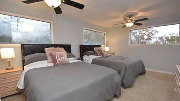 3 bedrooms, iron/ironing board, free WiFi, bed sheets