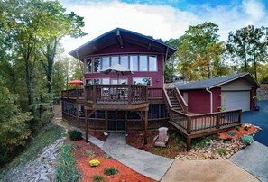 Terrace/patio - Kentucky Lake Chalet - HOT TUB & PRIVATE DOCK (New Concord)